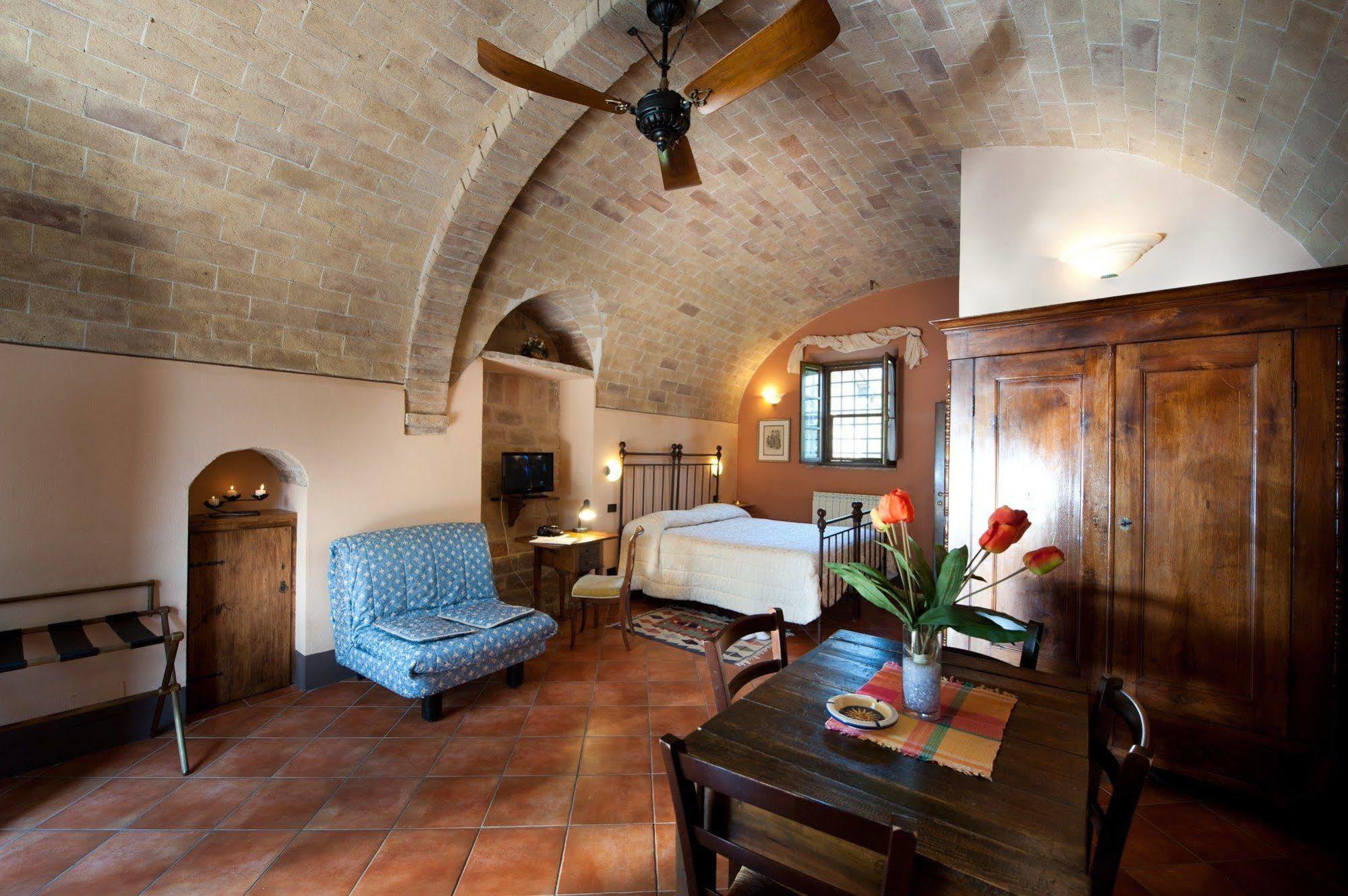 Sarna Residence San Quirico dʼOrcia Buitenkant foto